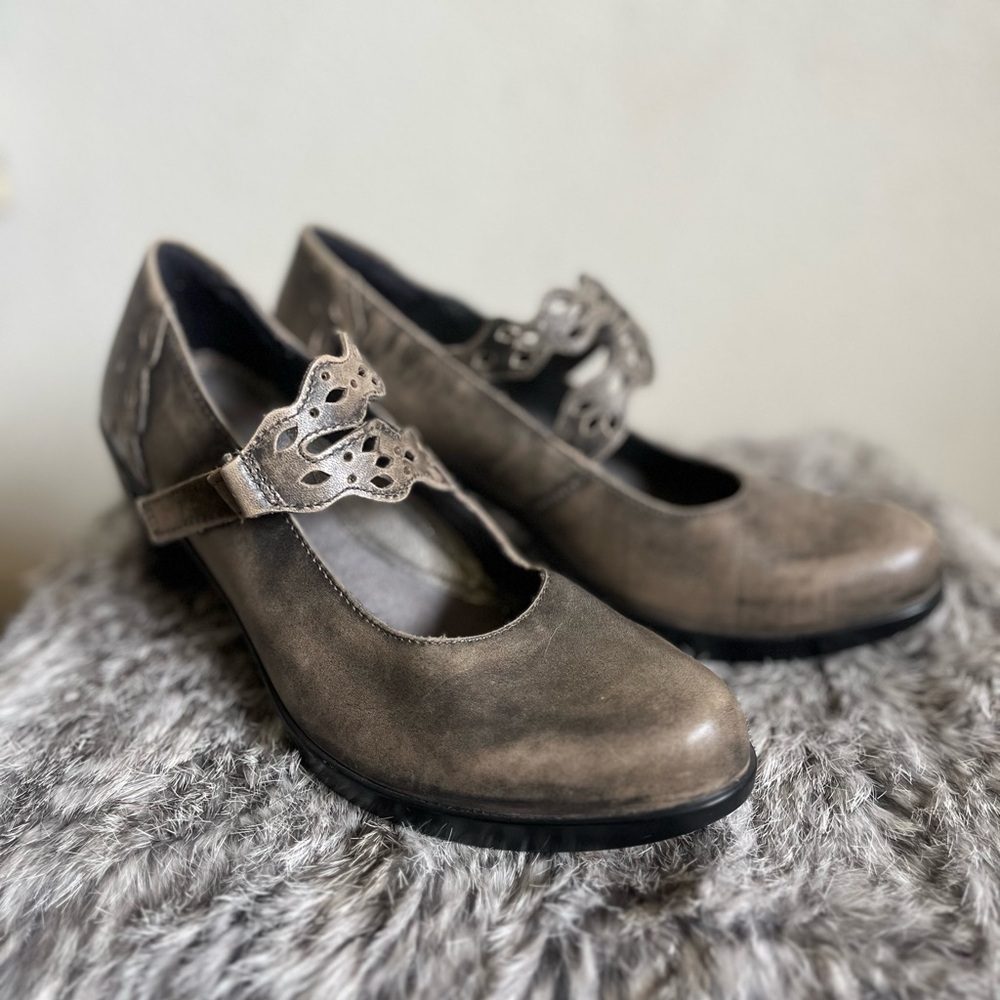 Naot women’s dress platform shoes. New!!! Size 37, 6-6.5